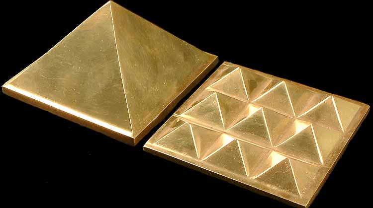 Glass Vaastu Pyramid